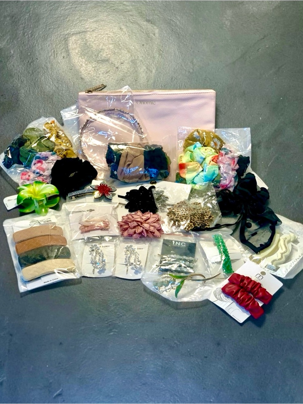 40+ piece hair accessory bundle with Pink Pouch Mixed Colors NWT & handmade - Picture 2 of 14